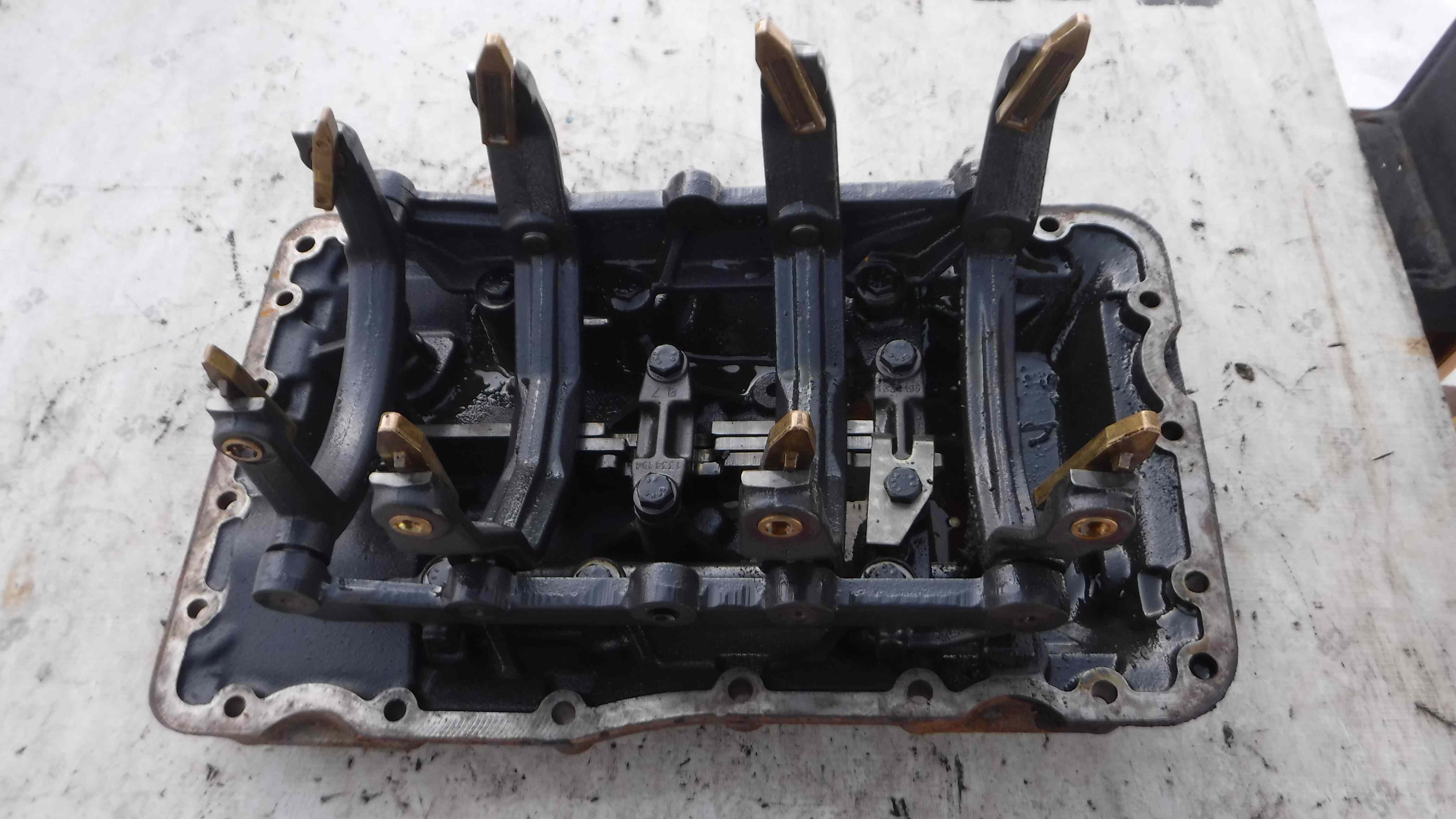 45833 Верхняя крышка 1334033 вилка 1335671 вилка 1327286 вилка 1479151 вилка 1305971 пластина изберателя 1324972 1324973 1324974-GRS900 КПП SCANIA